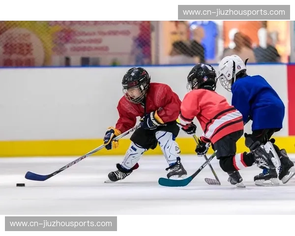 首发冰球：点燃冰上激情的第一击